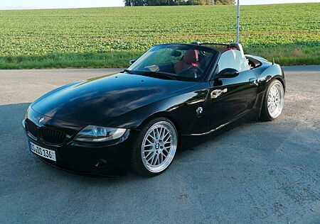 BMW Z4 E85 2.5i SMG M Ausstattung 19 Zoll