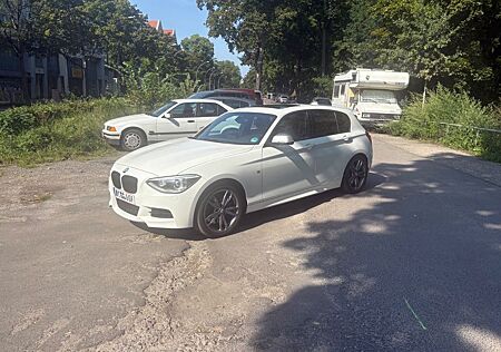 BMW M135i xDrive -Leder/Navi/SD/Xenon/Standheizung