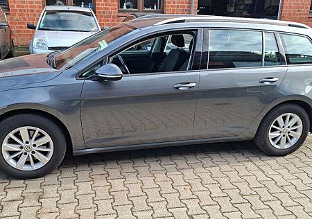 VW Golf Volkswagen 1.0 TSI Trendline Variant Trendline