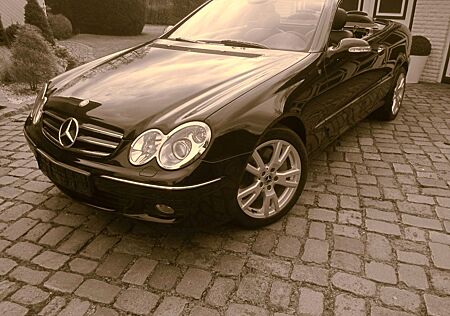 Mercedes-Benz CLK 350 AVANTGARDE /Comand/Bi-Xenon/Memory/AHK