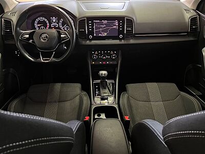 Skoda Karoq Style 4x4 Navi Sportsitze AHK F1 Schaltw.