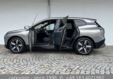 BMW iX 50 xDrive *SPORTPAKET*LUFTFEDERUNG*2024*DAP*