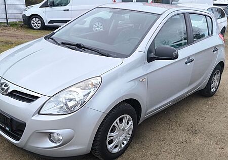 Hyundai i20 Classic Klima/AHK/TÜV 04/2026