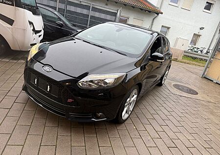 Ford Focus 2,0 EcoBoost ST