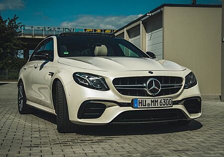 Mercedes-Benz E 63 AMG Mercedes-AMG E 63 4MATIC+ Autom. Me...