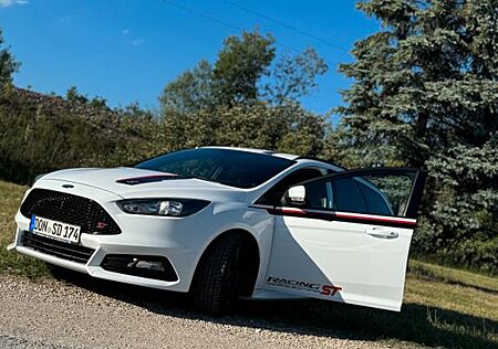 Ford Focus 2,0TDCi ST Turnier ST