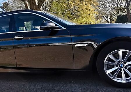 BMW 520d xDrive Touring A Luxury Line Luxury Line