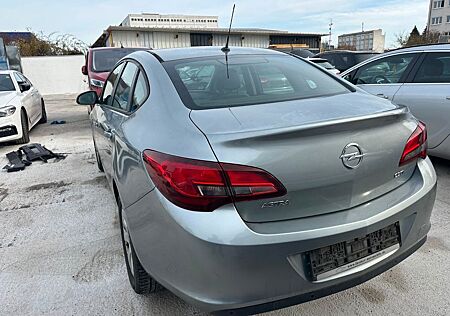 Opel Astra 1.6 CDTI ecoFLEX Exklusiv 81kW S/S 97g...