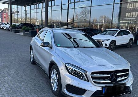 Mercedes-Benz GLA 180 AMG Line Sport und Night Paket