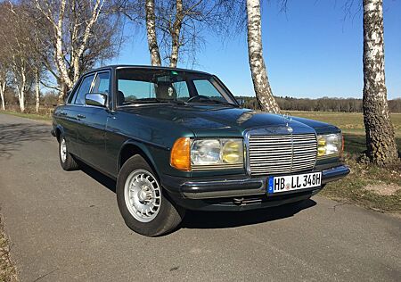 Mercedes-Benz 300 300D W123 Automatik Oldtimer Diesel