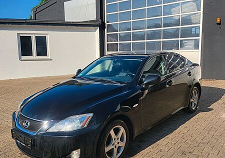 Lexus IS 220 220d -