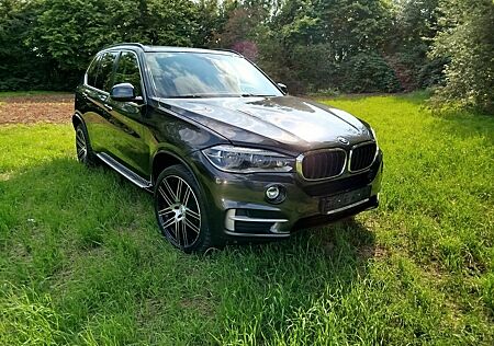 BMW X5 xDrive40d /22 Zoll/Tüv Neu/3'te Hand/AHK/Led