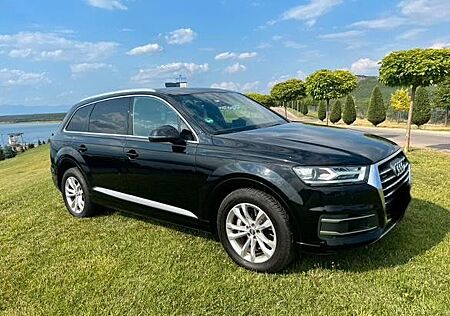 Audi Q7 3.0 TDI Quattro/7 Sitzer/Tüv NEU/AHK/Car