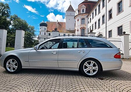 Mercedes-Benz E 200 KOMPRESSOR T AVANTGARD COMAND