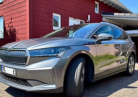 Skoda Enyaq iV 80 Graphitgrau, Designselection Suite