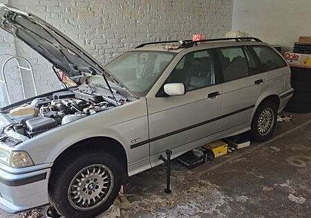 BMW 318i touring