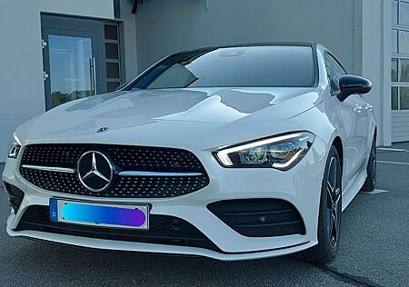 Mercedes-Benz CLA 200 Shooting Brake AMG Line Automatik-