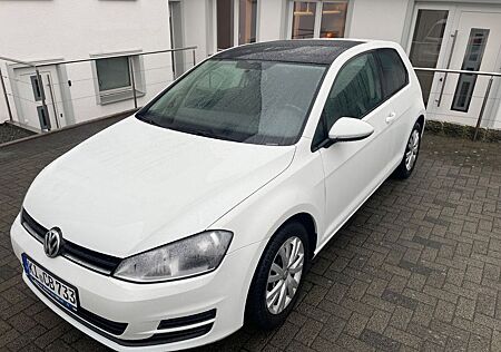 VW Golf Volkswagen 1.2 TSI 63kW BMT Trendline Trendline TÜVNEU