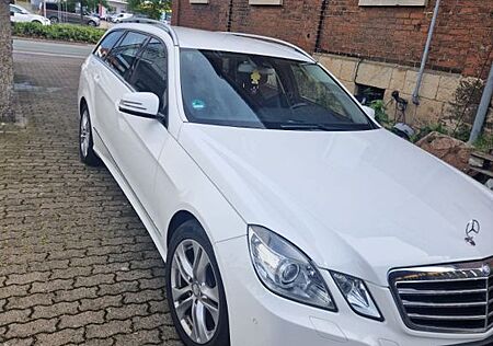 Mercedes-Benz E 250 CDI 4MATIC T B.E. ELEGANCE Autom. ELEGANCE