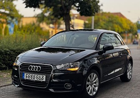Audi A1 1.2 TFSI Navi Einparkhilfe Tempmat Sitzheiz.