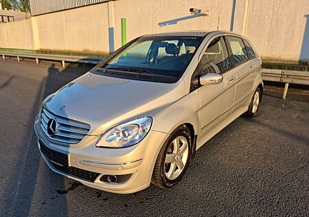 Mercedes-Benz B 200 CDI, AUTOMATIK, TÜV Neu, Scheckheft, Klima