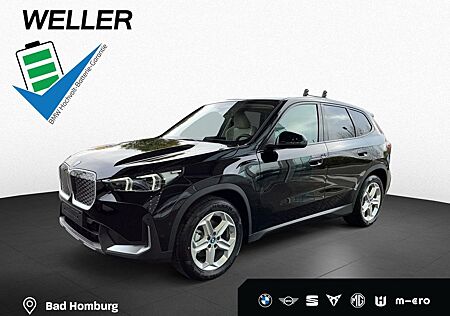 BMW iX1 eDrive20 PremPak DrivAss ParkAss KomZu 18"