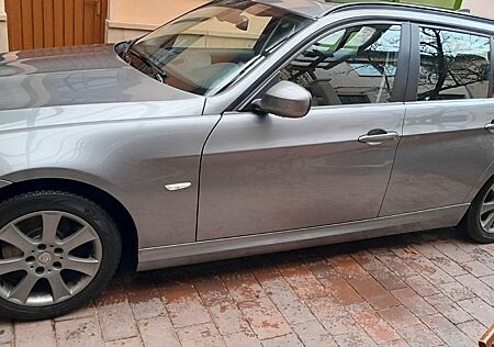 BMW 320i Touring -