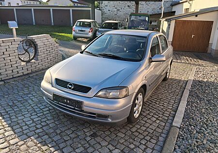 Opel Astra 1.6 16V Elegance