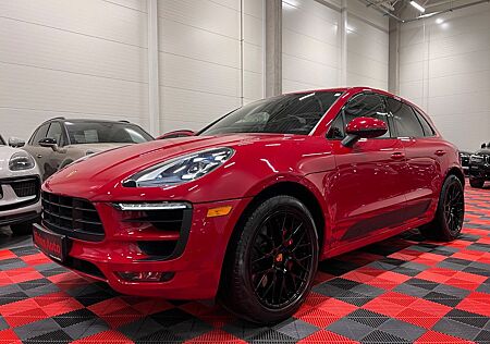 Porsche Macan GTS/CARMINE RED