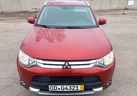 Mitsubishi Outlander 2.2 DI-D ClearTec 4WD AT Diamant E...