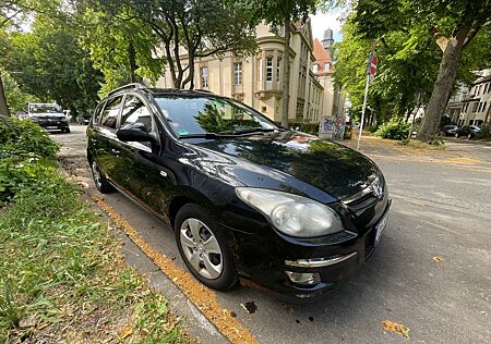 Hyundai i30 CW 1.4 Classic Benzin und Autogas