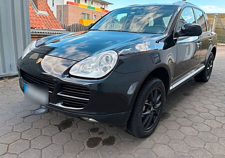 Porsche Cayenne S in Gutem Zustand mit TÜV