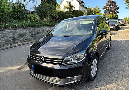 VW Touran Volkswagen 1.6 TDI - TÜV Neu - 8 Fach Bereifung