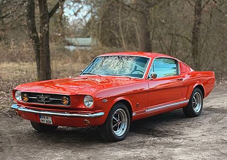 Ford Mustang Fastback 1965 GT Look Poppy Red Manual