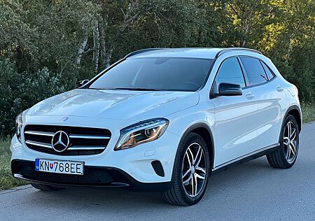 Mercedes-Benz GLA 200 CDI / Erstbesitz / 1* Zustand