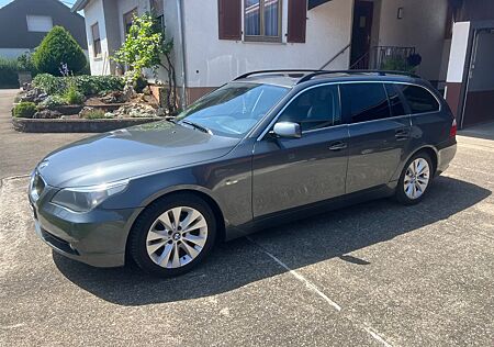 BMW 525i A Highline Exclusive touring Highline E...
