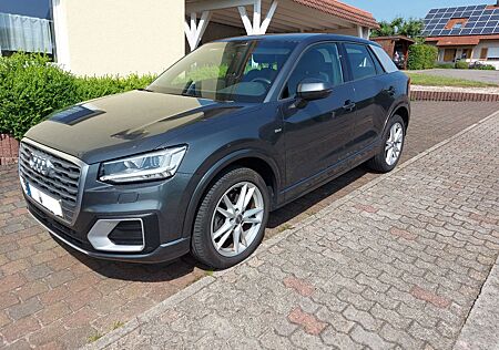 Audi Q2 35 TFSI - S-Line, 8-fach bereift