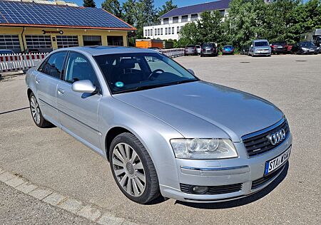 Audi A8 3.7 tiptronic quattro -