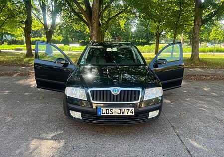 Skoda Octavia Combi 2.0 TDI PD DSG Elegance Elegance