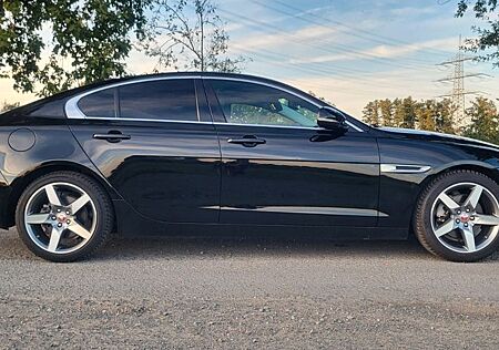 Jaguar XE Prestige Automatik Panorama Standheizung