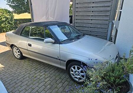 Opel Astra 1.6 Cabrio Bertone Edition Bertone Edition