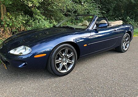 Jaguar XK8 Cabriolet -