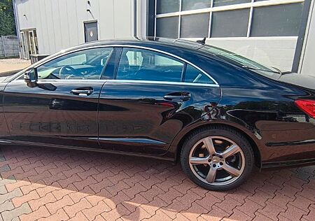 Mercedes-Benz CLS 500 4MATIC BlueEFFICIENCY / Motor 3000 KM