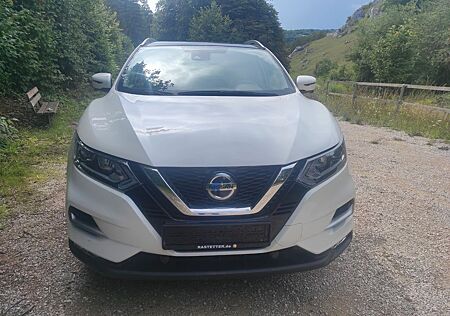Nissan Qashqai 1.3 DIG-T N-CONNECTA Erste hand, neu TÜV