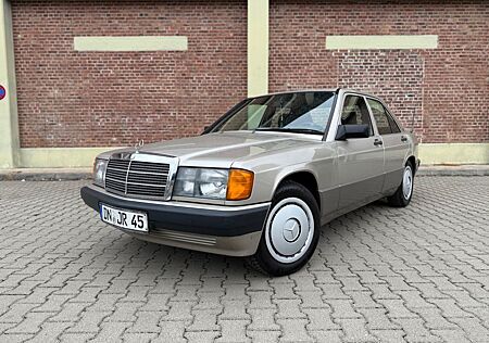 Mercedes-Benz 190 E190
