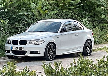 BMW 120i Coupé - M-Paket Vollausstattung Performance