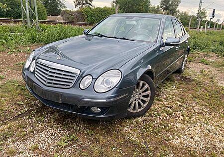 Mercedes-Benz E 220 CDI ELEGANCE*Automatik*Sitzheiz*PDC*8xAlus