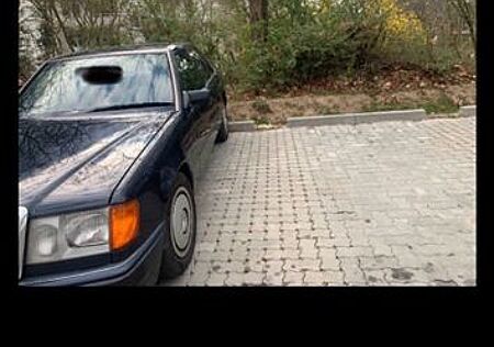 Mercedes-Benz E 230