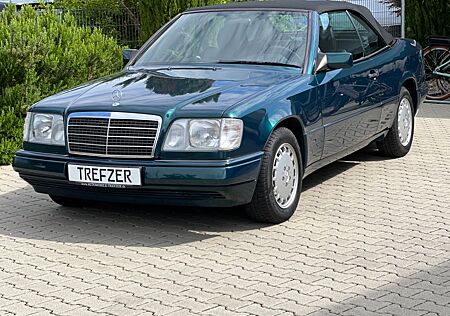 Mercedes-Benz E 320 Cabrio . W 124