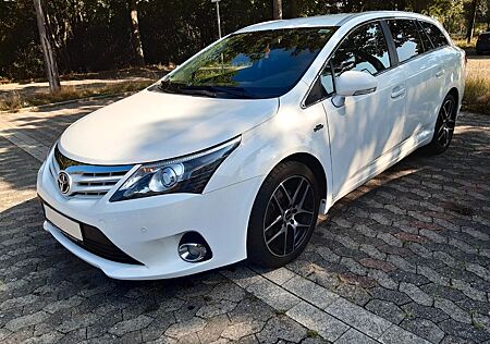 Toyota Avensis Combi 2,2-l-D-CAT Tüv 05/26 Alcan